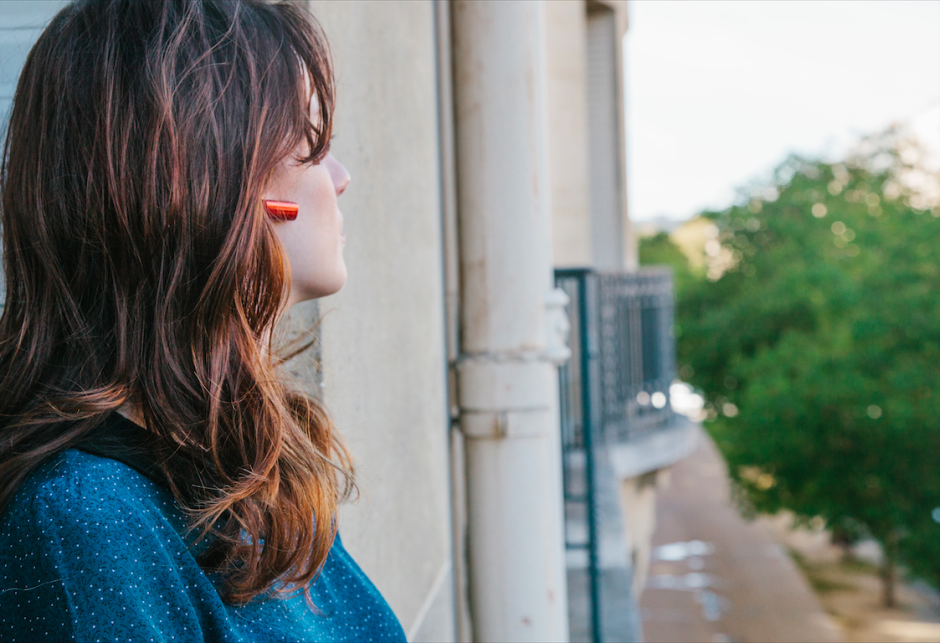 jawbone-oreillette-paris-model-julie-duval-pic-bradford-gregory